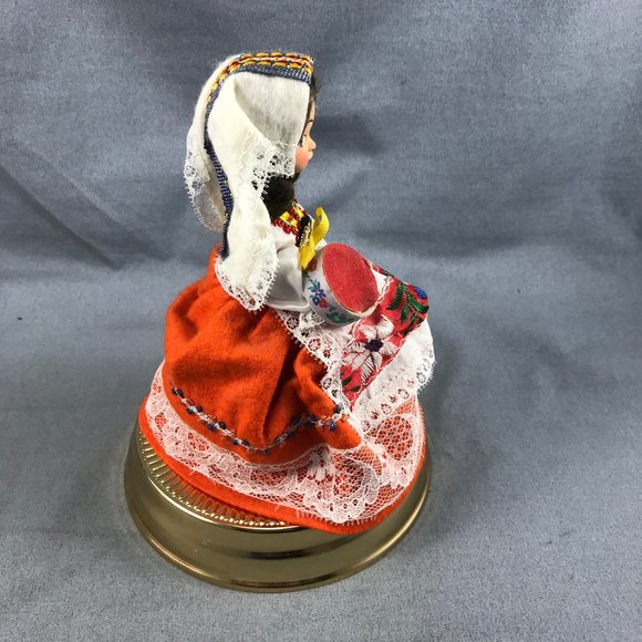 Musical Revolving Doll Folk Dress Wind Up Music Box Vintage Made in Italy 7" - Picture 5 of 6